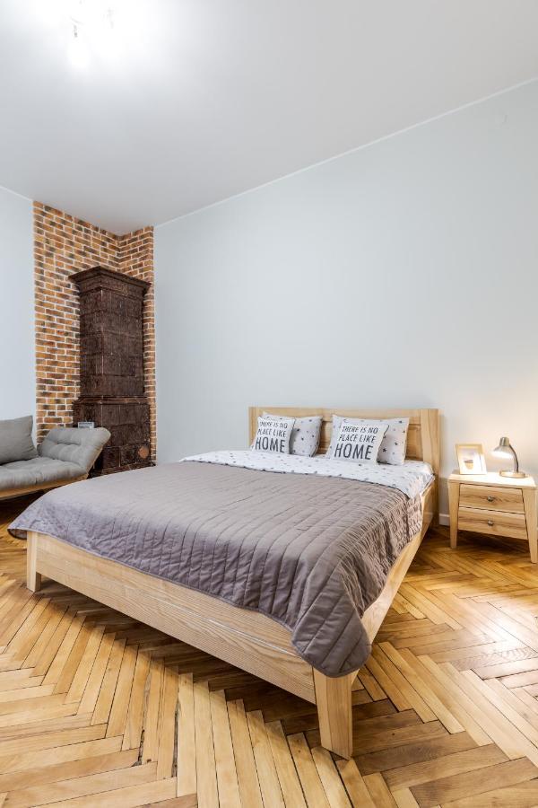 Inshiapartments On Teodora Square Lviv Ngoại thất bức ảnh