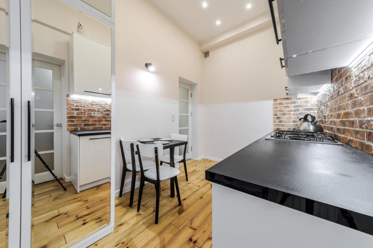 Inshiapartments On Teodora Square Lviv Ngoại thất bức ảnh