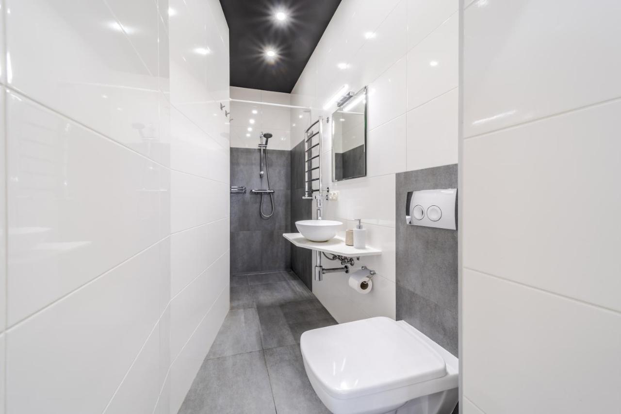 Inshiapartments On Teodora Square Lviv Ngoại thất bức ảnh